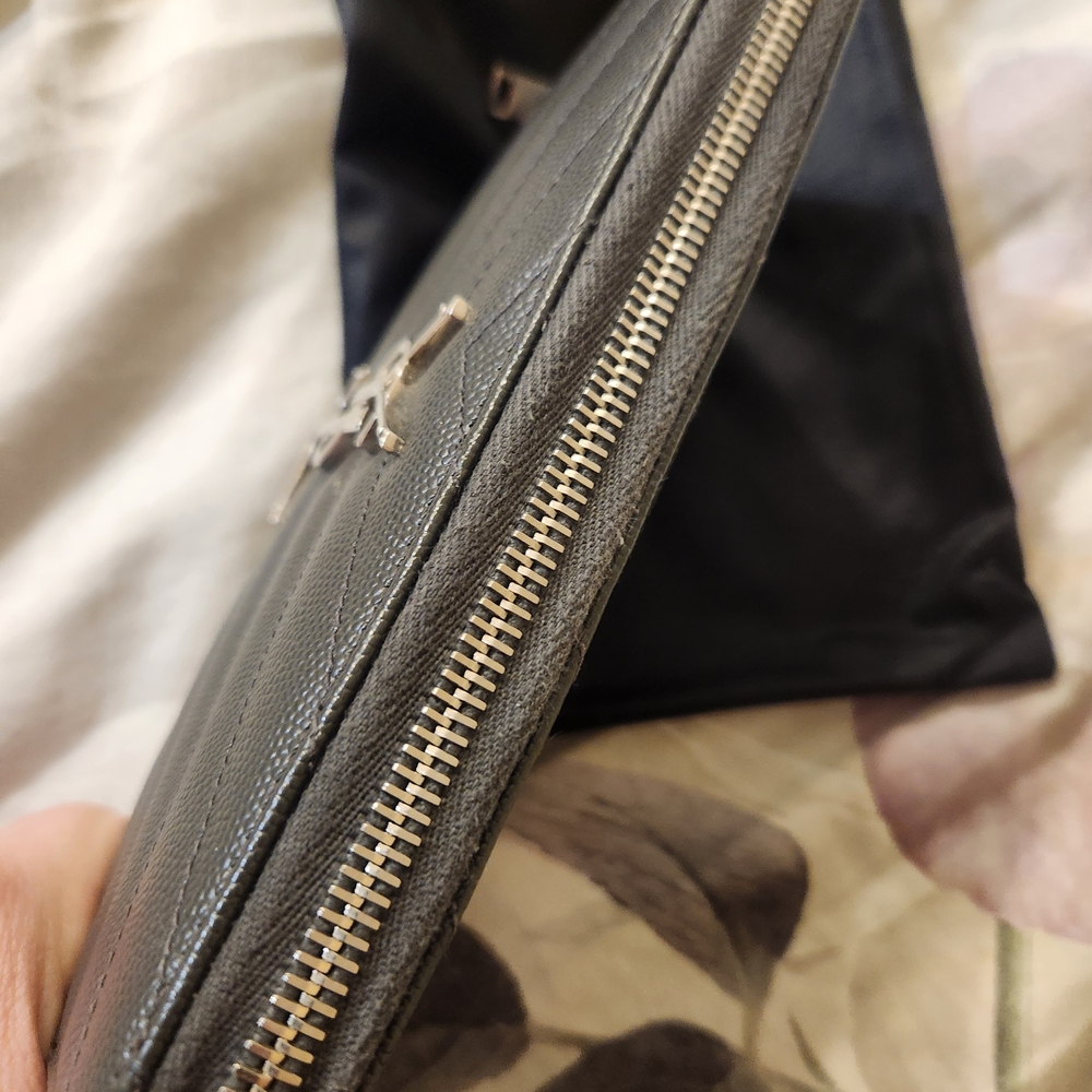 Saint Laurent Gray Quilted Wallet - Picture 6 of 7